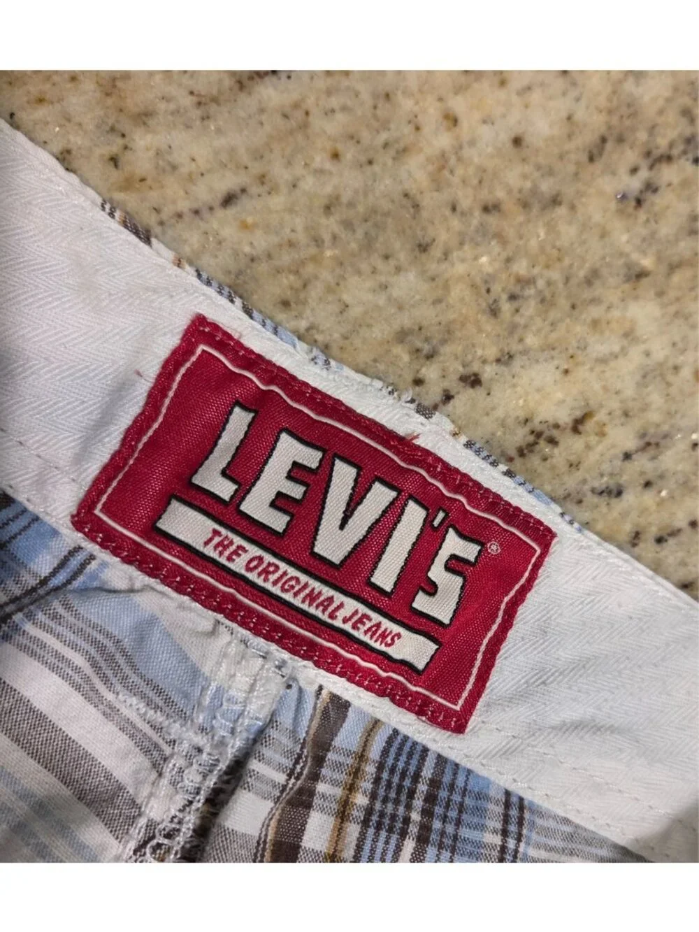 Levi Men’s Plaid Cargo shorts 36 x 10 Brown Blue Skater